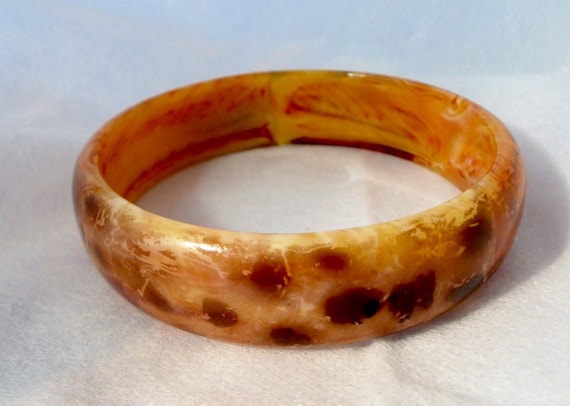 Vintage tortoise deals shell bracelet