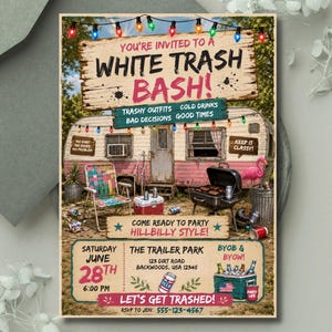 Könnte beinhalten: Einladungskarte für eine "White Trash Bash!" mit einem Vintage-Wohnwagen, Lichterketten und dem Text "Trashy Outfits, Cold Drinks, Bad Decisions, Good Times." Enthält Veranstaltungsdetails.