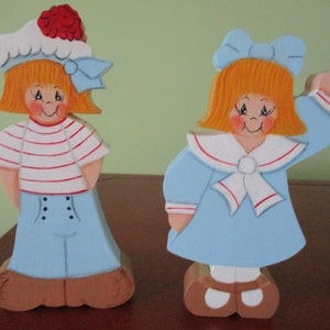 Sailing couple, beach couple, beach theme, beach decor, tole painted, shelf sitters, tiered tray, gift for her, hostess gift