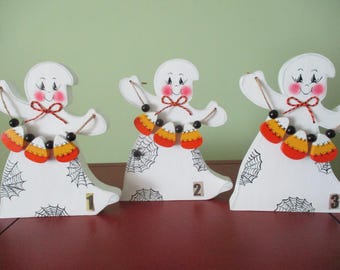 ghost with candy corn garland, Halloween decor, shelf sitter, tiered tray, entry table, farmhouse, gift for her, hostess gift ,tole painted