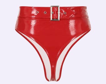 Tanga brillante de talle alto, braguita con hebilla de cinturón, piel vegana.