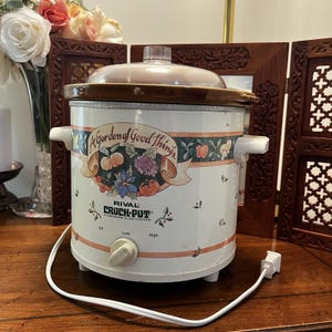 Rival Crock Pot 3150/2 3-1/2 Qt Vintage Långkokare En trädgård av goda saker Lock