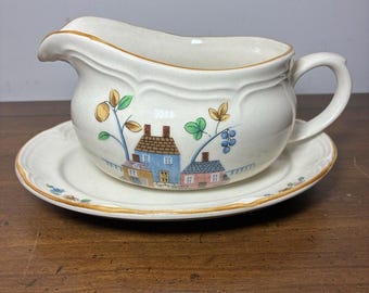 Salsera y plato base Vintage International Stoneware HEARTLAND en excelente estado.