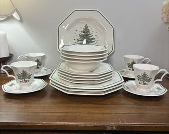 Juego navideño vintage Nikko de 20 piezas: platos llanos, ensaladas, tazas y cuencos. Para 4 personas.