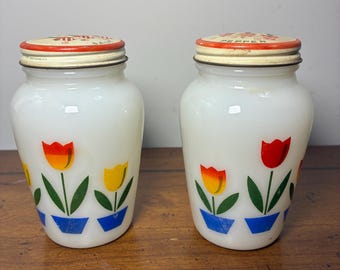 Vintage MCM Anchor Hocking Fire King Tulip Salz und Pfefferstreuer EUC