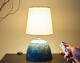 Petite lampe en céramique - fabriquée à New York par juliaedean
