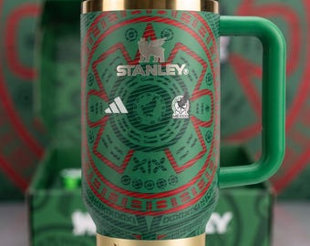 Gegraveerde Stanley WK-beker van 40 oz met handvat, op voetbal geïnspireerd 1200 ml blusapparaat, gepersonaliseerd authentiek