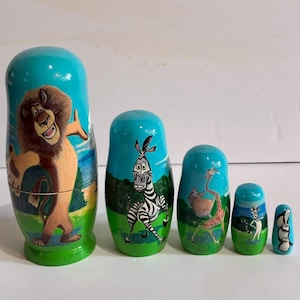 Madagascar Nesting Doll, Hand-painted Wooden Matryoshka 5-Piece Set
