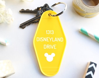 Llavero amarillo de Mickey Mouse de Disneyland Drive 1313