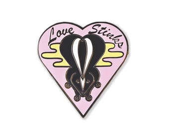 Love Stinks - Skunk Enamel Pin