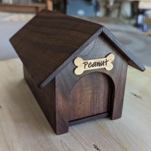 Walnuss Hundehaus Urne - 4 Größen Bild 3