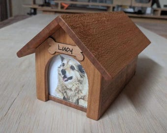 Solide Kirsch Hundehaus Urne - 4 Größen