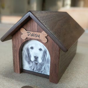 Hundehütte Urne - Massiv Nussbaum