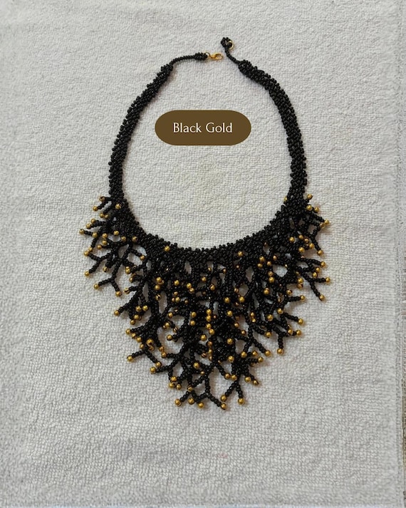 Handmade necklace with black and gold nuggets – Elegant two-tone jewelry by ModeComeTrue