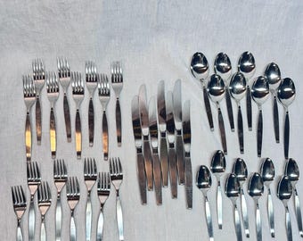 Oneida Community Frostfire Stainless Flatware Set – Mid Century Modern Service for 8