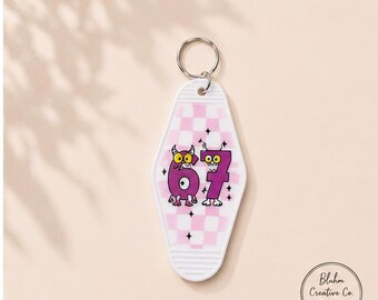 "Lila Monster ""67"" Schlüsselanhänger | Geschenke für Kinder | Trendy Six Seven