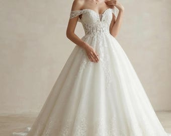 Custom Sweetheart Princess Wedding Dress Ivory Glitter Ball Gown Sleeveless Bridal Gown Vintage Bride Dress Elegant Wedding Gown