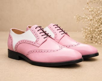 Handgemaakte roze leren oxfordschoenen, tweekleurige broguedetail, formele bruiloftstijl