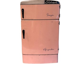 Children's Metal Tin Polar Toy Refrigerator / Vintage Wolverine