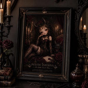 Petite Inferna – La Pequeña Musa Diabólica / Lámina de arte gótico de inspiración vintage oscura / Descarga digital