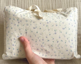 Bolso de mano con estampado floral para pañales y toallitas húmedas / mini bolso cambiador / regalo para baby shower