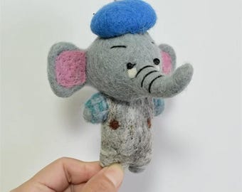 Handmade Wool Felt Unicorn Bag Charm, Rainbow Pegasus Keychain, Cute Backpack Accessory, Magical Needle Felted Purse Charm, Unique Gift