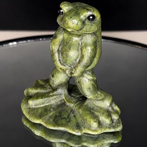 Hand Carved Green Jade Peeing Frog Statue | Novelty Crystal Decor (2.5" Tall)