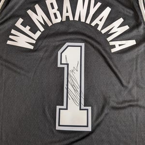 Victor Wembanyama #1 San Antonio Spurs signed jersey. image 2