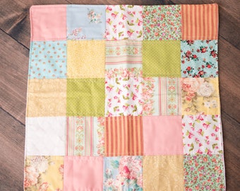 Vintage Style Quilt Piece, Baby Quilt, Newborn Quilt, Quilt Piece, Quilt Square, Quilt, Blanket, Baby Blanket, Antique Style Quilt