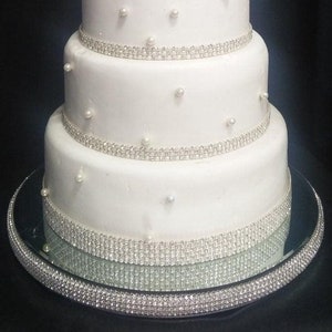 Alzata per torta con strass e diamanti: piattaforma per matrimonio in vetro specchiato