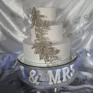 ケーキブローチ、クリスタルラインストーンケーキデコレーション - Crystal wedding ukのシルバーケーキジュエリー