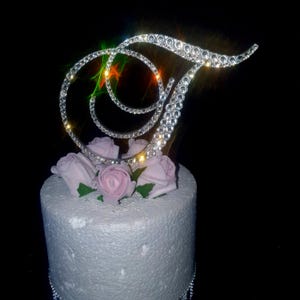 Topo de bolo de casamento com elementos de cristal Swarovski em vários tamanhos, monograma de qualquer letra, topo de bolo personalizado, topo de bolo brilhante, topo de bolo com strass