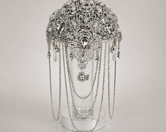 Ramo de broches nupciales de cristal: Cascada nupcial de joyas plateadas