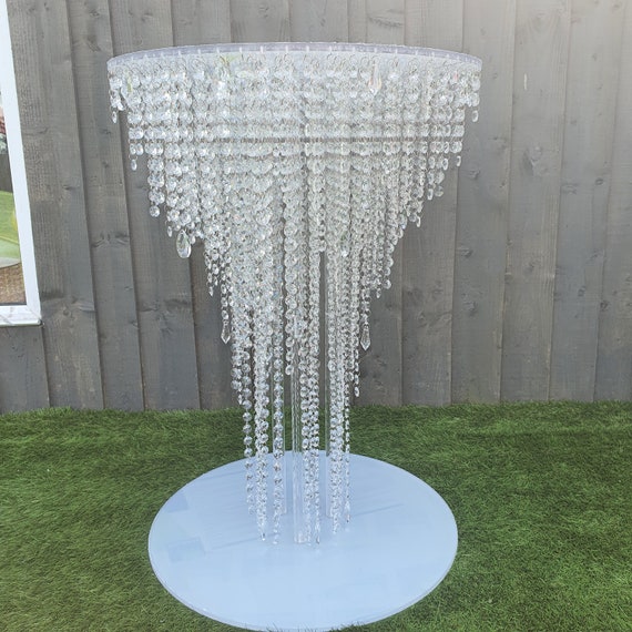 Crystal Wedding Cake Table. Cake Stand Chandelier Style Table