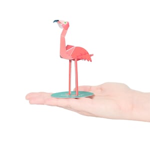 Carte postale artisanale en papier FUSCIA FLAMINGO — À ASSEMBLER