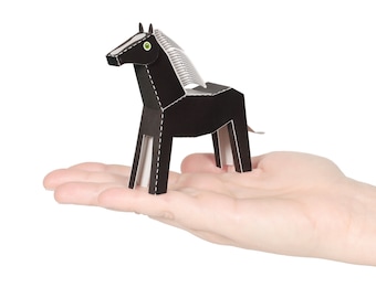 Carte postale artisanale en papier BLACK HORSE — À ASSEMBLER