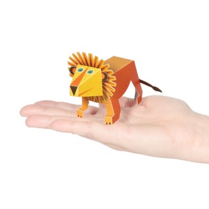 Carte postale artisanale en papier LION — À ASSEMBLER