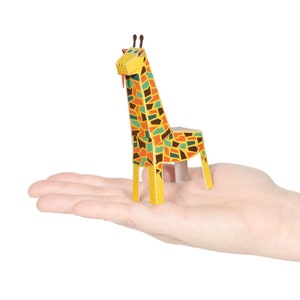 Carte postale artisanale en papier GIRAFE — À ASSEMBLER