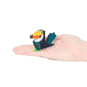 Carte postale artisanale en papier TOCO TOUCAN — À assembler
