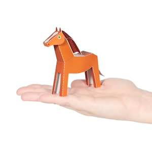 Carte postale artisanale en papier CHEVAL BRUN — À ASSEMBLER