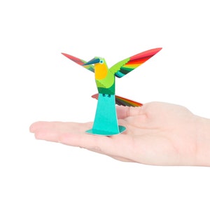 Carte postale artisanale en papier Colibri VERT — À ASSEMBLER