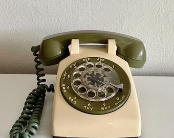 Working Vintage Beige and Avocado Green Rotary Phone Western Electric Telephone