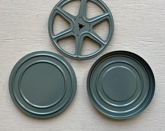 Bobine de film vintage de 5 po. et boîte métallique verte