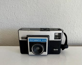 Appareil photo Instamatic X-15 vintage avec dragonne