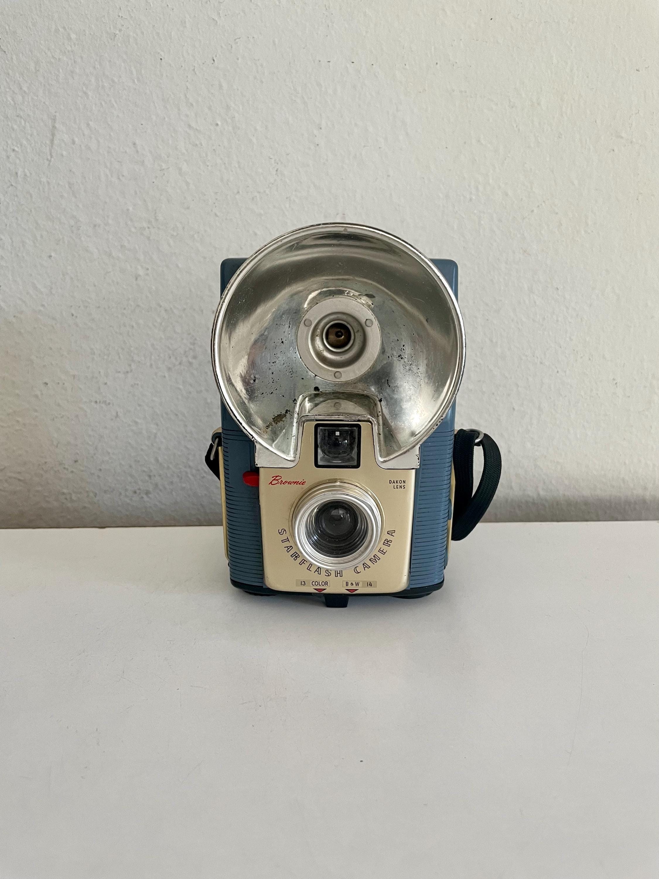 Vintage Kodak Brownie Starflash  Camera March 1958-Feb 1962: Blue Model