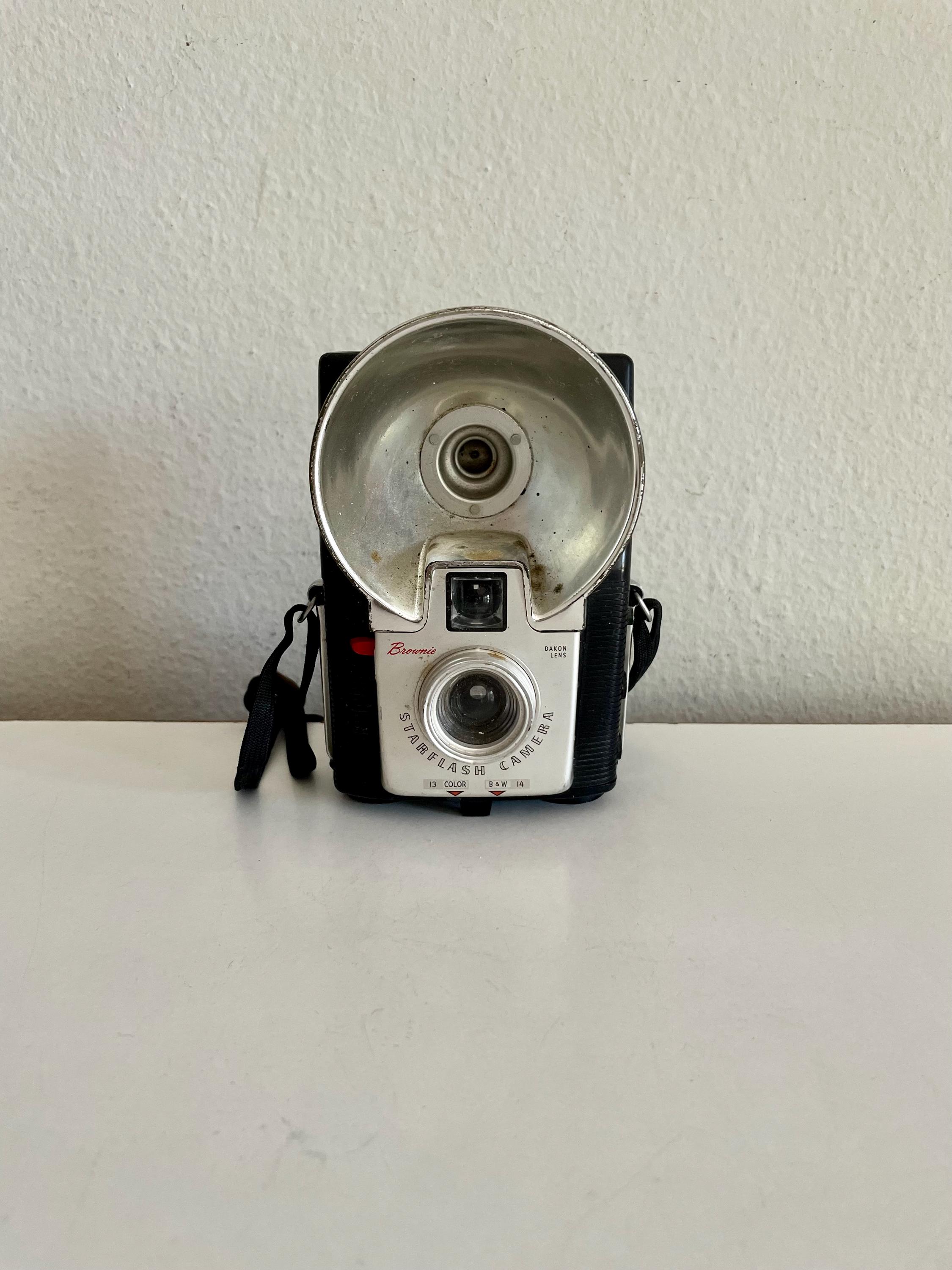 Apparel Photo Vntage Kodak Browne Starflash Avec - Etsy