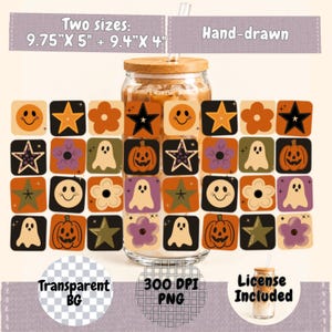 Puede incluir: Un archivo de diseño digital para envolver vasos con una cuadrícula de iconos dibujados a mano que incluyen calabazas naranjas, fantasmas blancos, estrellas amarillas, flores y caras sonrientes. Texto: Two sizes: 9.75" X 5" + 9.4" X 4".