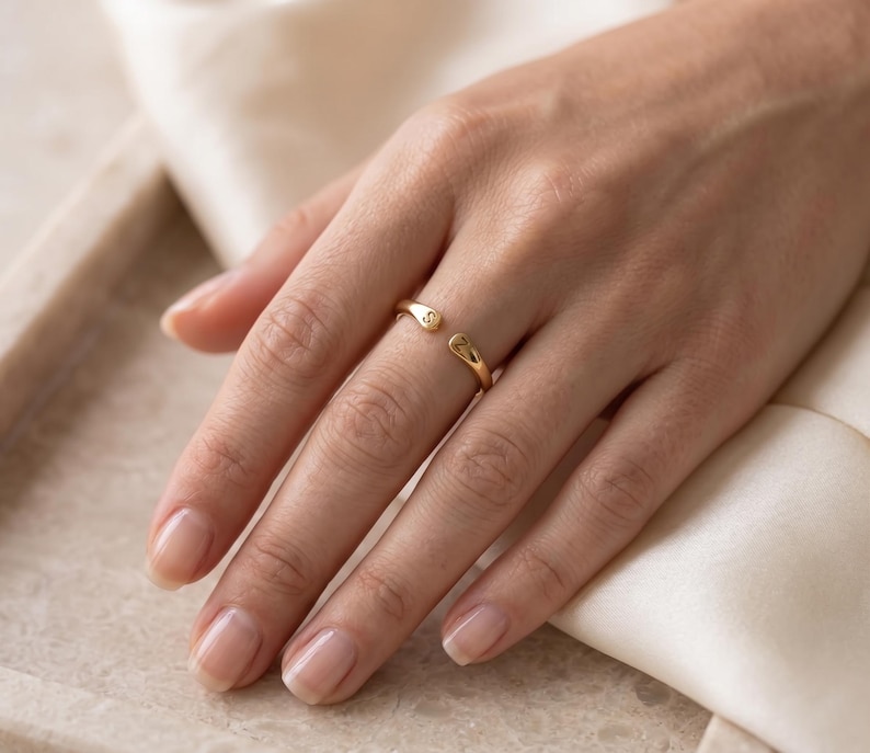 Custom Double Initial Wrap Ring, Minimalist Personalized Jewelry bild 5
