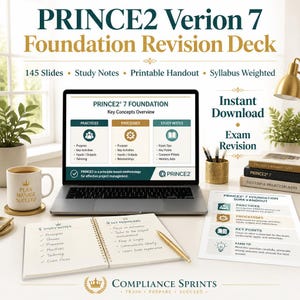 Può includere: Un materiale di studio PRINCE2 Version 7 Foundation Revision Deck visualizzato su uno schermo di un portatile, con 145 slide, appunti e una dispensa stampabile. Il set include un taccuino, una penna dorata e una tazza con Plan Manage Succeed.