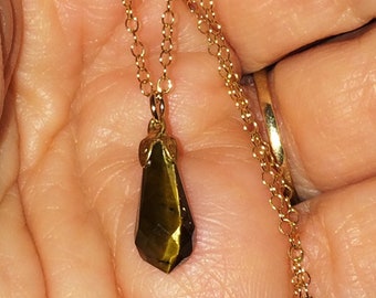 Tiger's Eye Pendant with Gold Gem-Cap and Chain